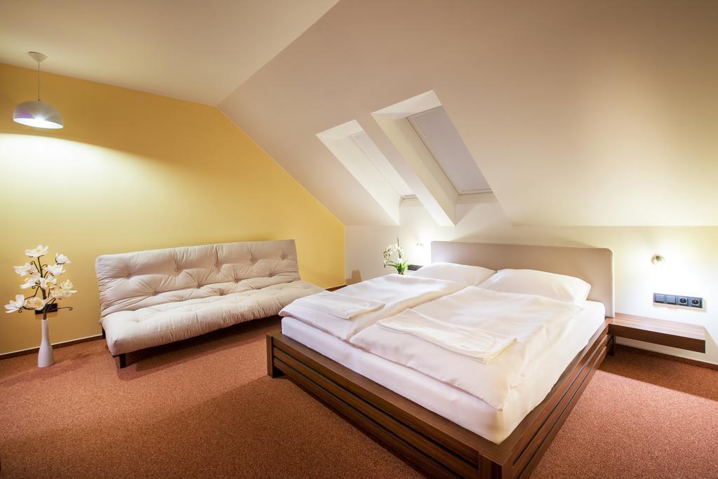 Отель Relax21 Uhersky Ostroh Номер фото